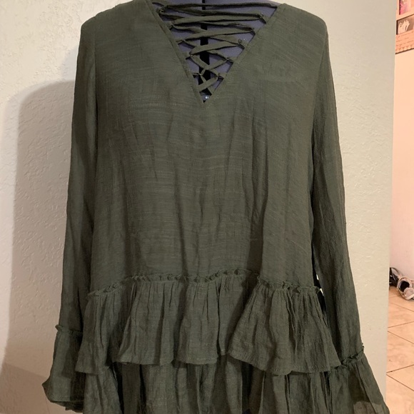 entro Tops - Sale: 3 for $21 Entro Green Long Sleeve Blouse NWT